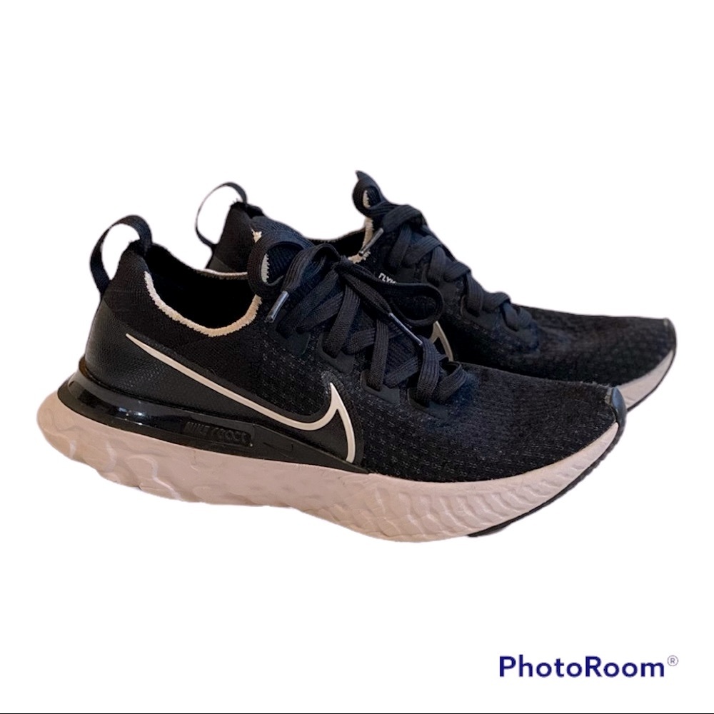 women’s nike react infinity run flyknit black/white size 8
